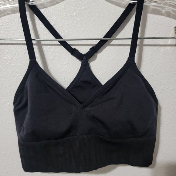 Under Armour sports bra womens extra small in black - Picture 1 of 3